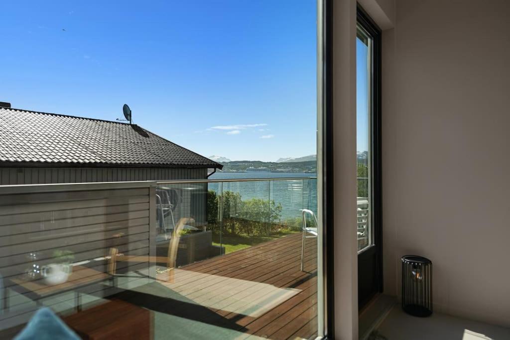 Seaview Studio W/Terrace&Parking Tromsø Exteriör bild