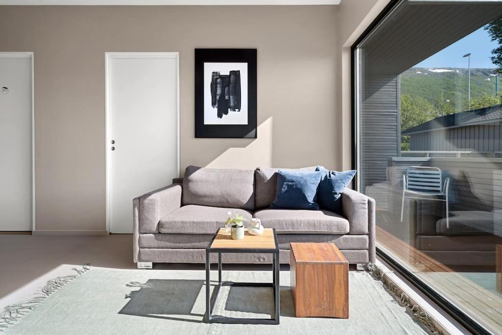 Seaview Studio W/Terrace&Parking Tromsø Exteriör bild